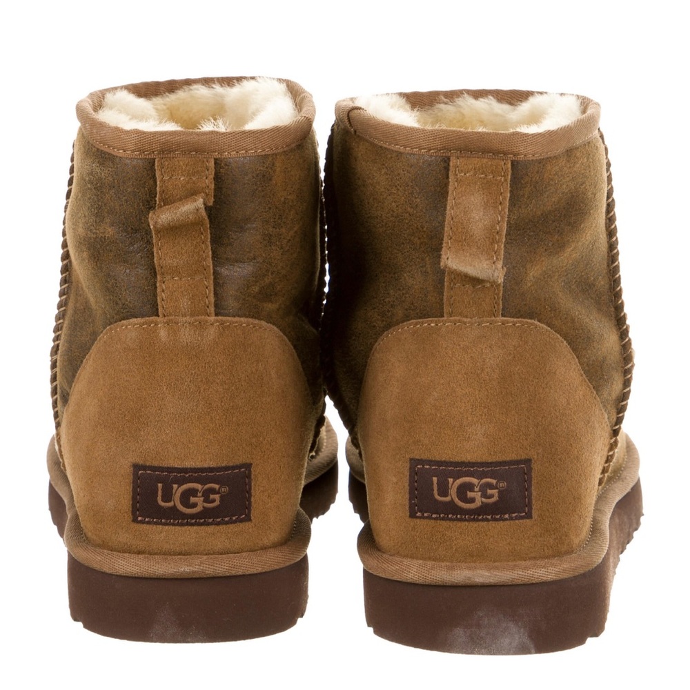 UGG SHEARLING ANKLE BOOT